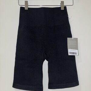 Everlane Shorts Women's Size XS The Perform Bike Shirt Black Pocket NEW